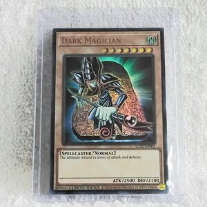 3/$35 Mint 2020 Yu-Gi-Oh! Dark Magician LC01-EN005 UR Holo 1st Ed Card!!